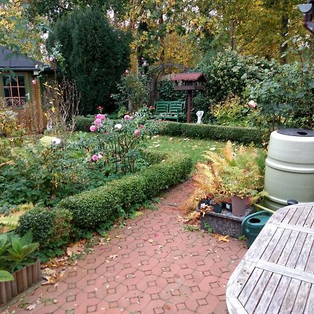 Ruhiges, Gemuetliches Zimmer Mit Bad Fuer 2 Personen, Mit Gartenterasse 뤼베크 외부 사진